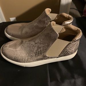 Size 7 Rose gold Coconuts by Matisse sneakers